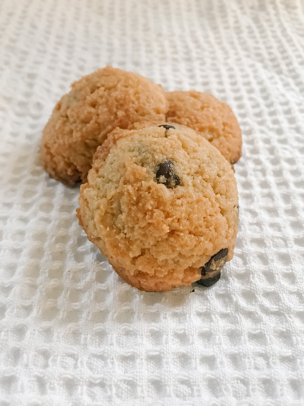 Keto Vanilla Chocolate Chip Cookies