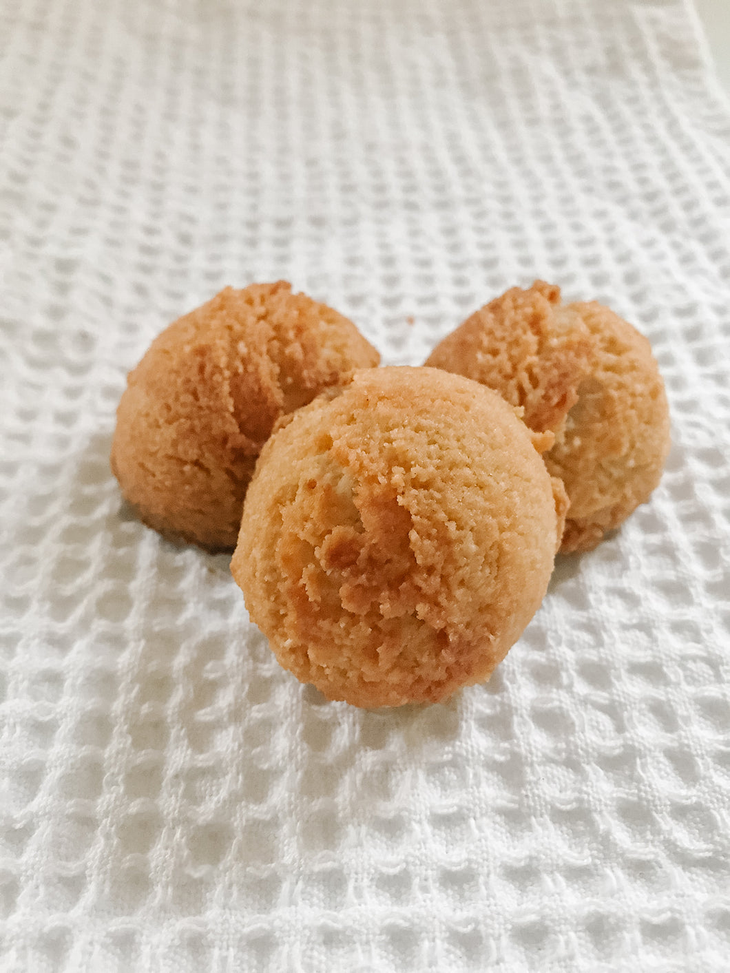 Keto Vanilla Coconut Macaroons